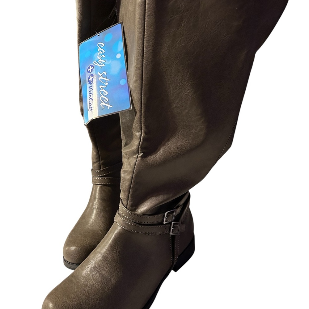 Easy StreetWomen's Knee-High Boots - Picture 3 of 5